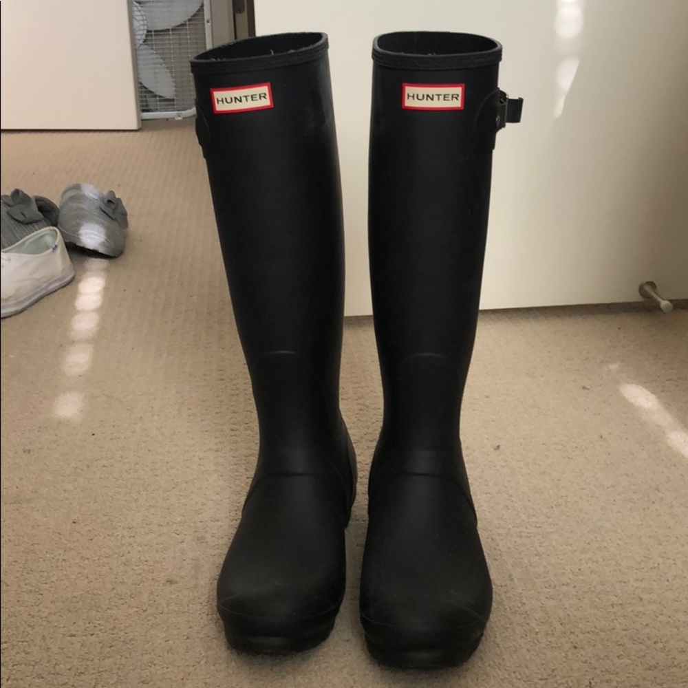 BARELY WORN BLACK HUNTER BOOTS